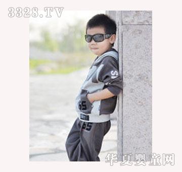 ����P��Ʒ��ͯ�b��ɫ�\�����b