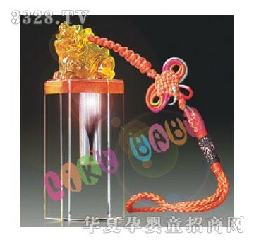 С����ˮ�����������£�͸����