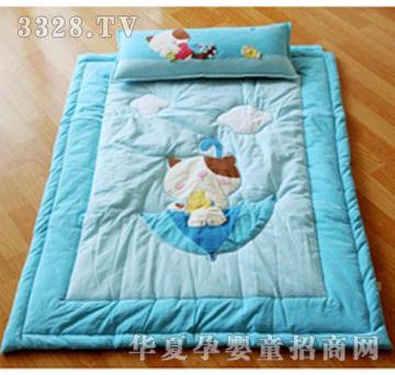 �z���ჺͯ�����׼���ϵ���{ɫ