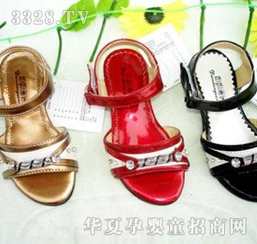 �c�c���׃���Ʒ���@Ů��Ь