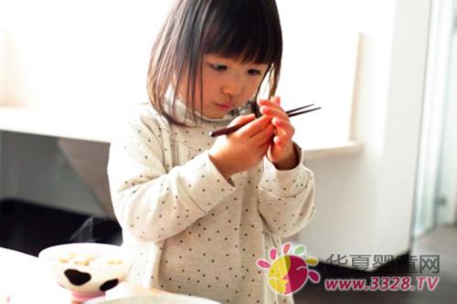 �������������܄Ӻ�Σ�U